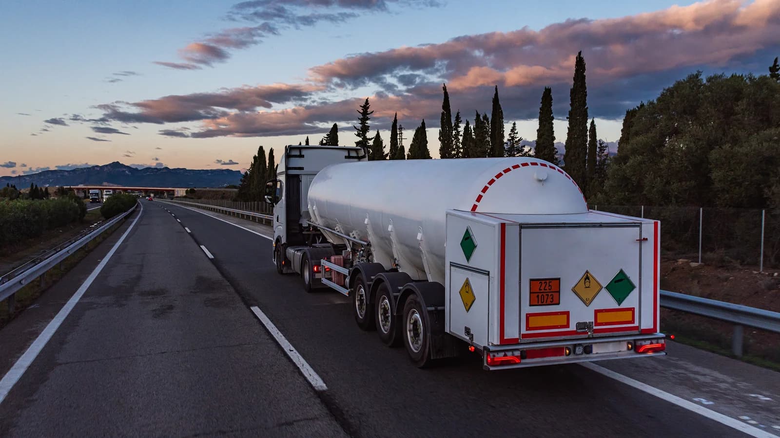 Lättnader och undantag vid transport av farligt gods enligt ADR